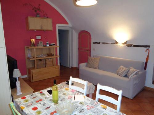  Apartment Medieval Village, Pension in Isolabona bei Castel Vittorio