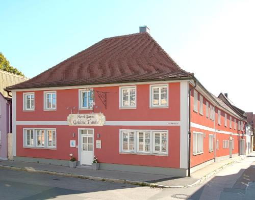 B&B Bad Windsheim - Hotel Garni Goldene Traube - Bed and Breakfast Bad Windsheim