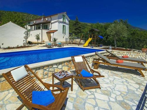  Villa Country Lady, Ferienwohnung in Plomin