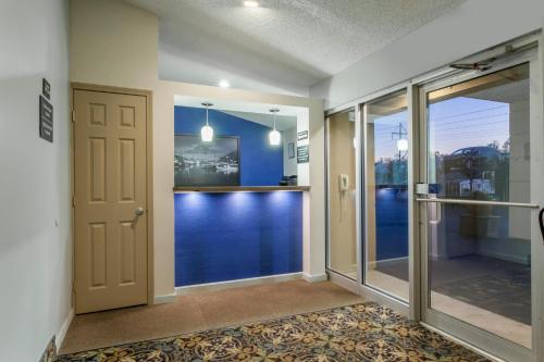 ล็อบบี้, SuperB Hamburg Motel in ฮัมบูร์ก (NY)