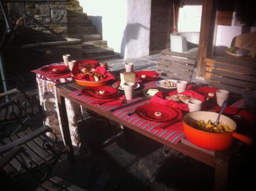 餐飲選擇, Spacious Swiss Alpine Chalet for Nature Lovers in 瓦勒迪利耶
