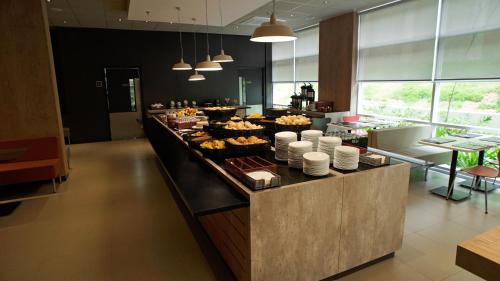 Restaurant, ibis Osasco in Osasco