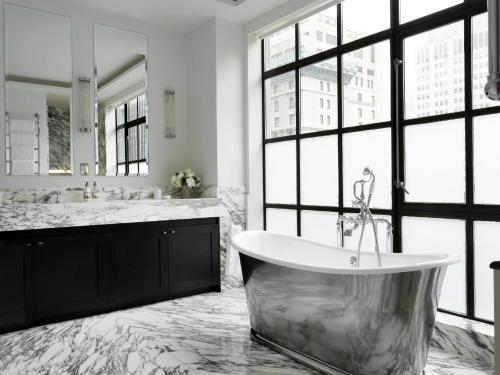 ザ ウィットビー ホテル