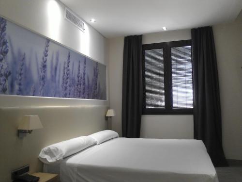 Hotel Balneario El Raposo Ideally located in the prime touristic area of Puebla de Sancho Perez, Hotel Balneario El Raposo promises a relaxing and wonderful visit. Featuring a complete list of amenities, guests will find their