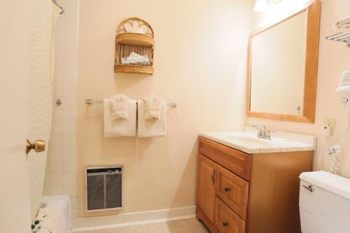 Apple Tree Inn in Lenox, USA