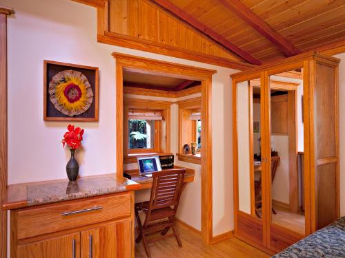 Laukapu Forest Cottage - image 2