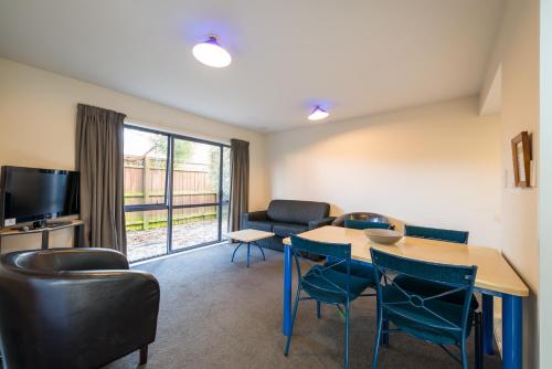 Annabelle Court Motel - image 2