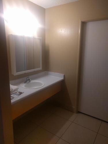 Nice Inn - image 9