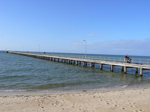Beach, Rosebud Beach Unit 200 mt to Beach Late checkout near McLarens Dam
