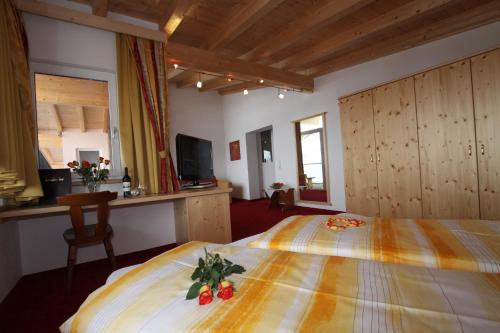 Gampeler Hof - image 3