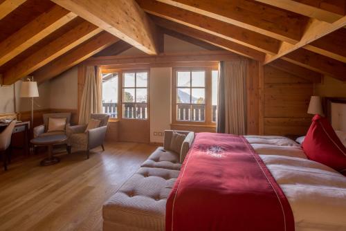 1 double bed, 2 twin beds