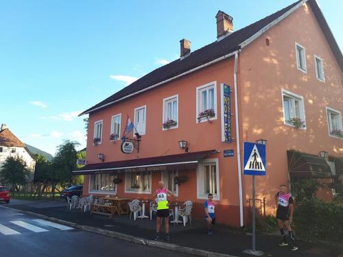 . Hotel Mance