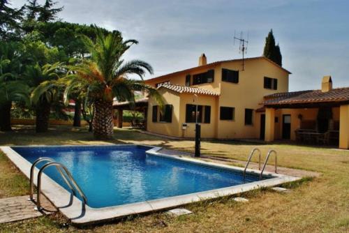  Casa Adoracion in Montrás