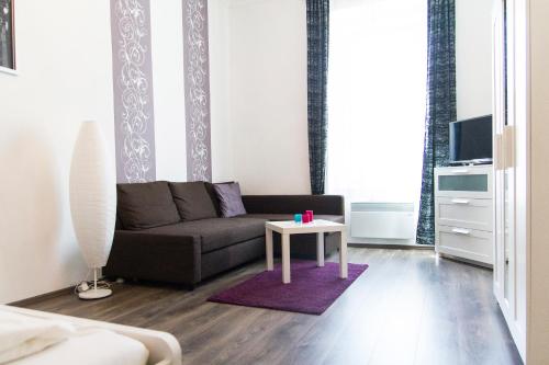 Bright 2BR&AC apt at Astoria - Tap to explore photos