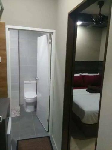 Standard Double Room image 4