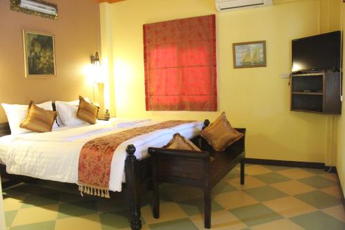 Rimlay Park Resort Rimlay Park Resort is a popular choice amongst travelers in Phatthalung, whether exploring or just passing through. The property offers a wide range of amenities and perks to ensure you have a great t