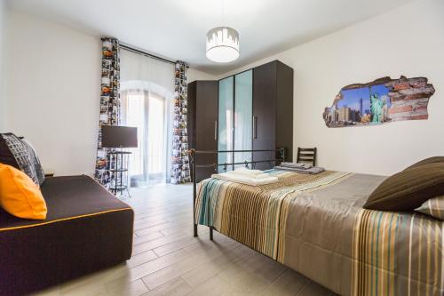 Bologna Butterfly Apartment - image 13