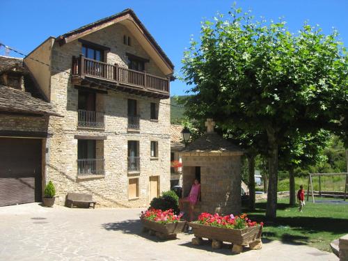  apartamentos turisticos san juan de la peña in Santa Cruz de la Serós