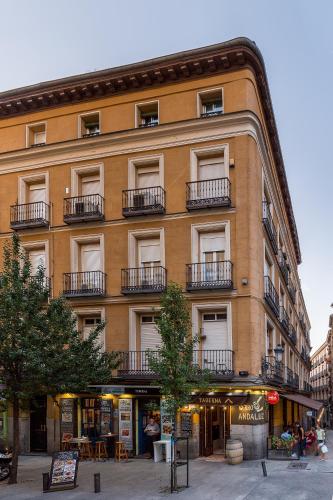 Hostal Met Madrid - image 2