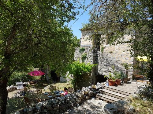 Mas du Gua "La petite Maison" gîte à louer Bois de Laoult