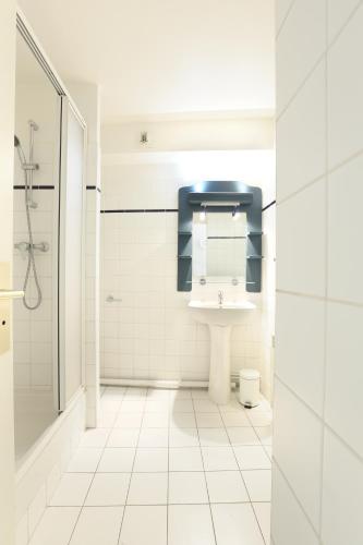 Bathroom, Les Lilas Serviced Apartments in Les Lilas