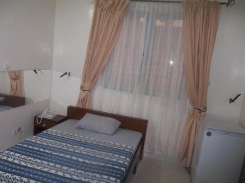 Budget Single Room image 3