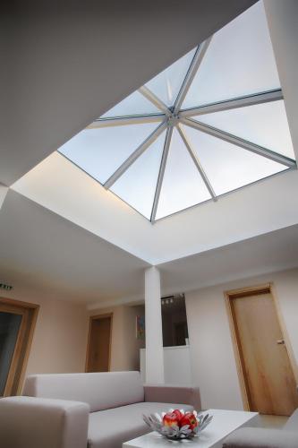Executive Rooms and Suites Play - image 5