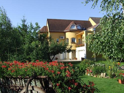  Abbázia Apartman, Pension in Eger