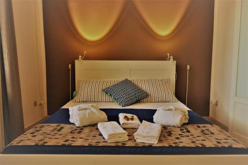 1 queen bed, 1 twin bed