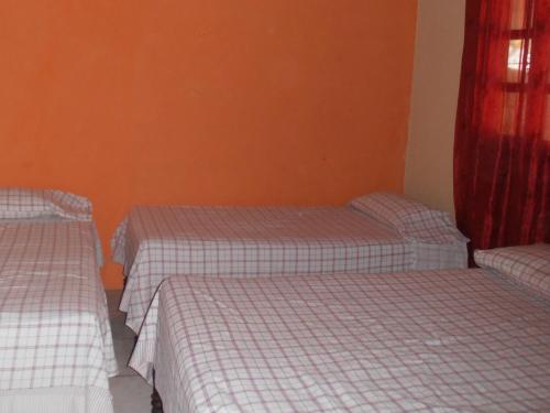 3 double beds