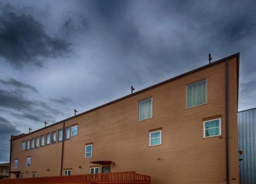 Urban Condos with Spacious Rooms & Amenities - 숙소 외관
