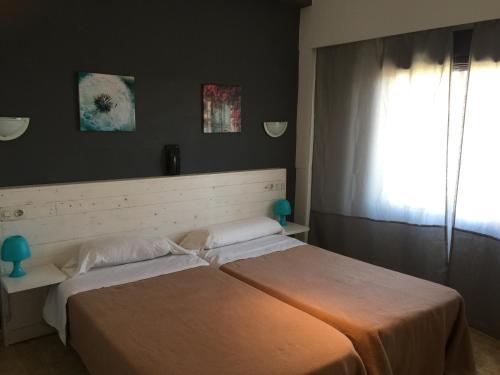 Hotel Lis Mallorca Hotel Lis Mallorca is conveniently located in the popular Palma de Majorca area. The hotel has everything you need for a comfortable stay. Express check-in/check-out, airport transfer, babysitting, fa