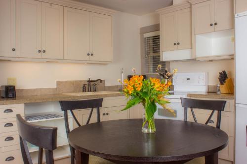 Kitchen, The Cottages on Salt Spring Island in Salt Spring Island (BC)