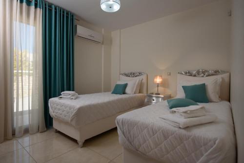 Golden Sky Villa - image 2