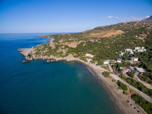 Exterior view, Livikon Studios & Rooms in Foinikas