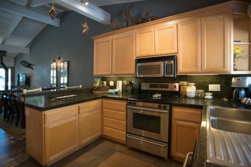 Canyon Lodge Properties by 101 Great Escapes - image 9