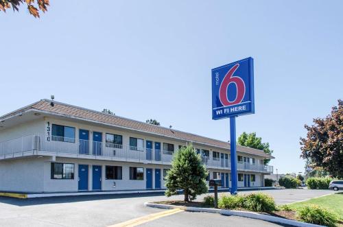 Motel 6-Centralia, Wa - Photo 1 of 56