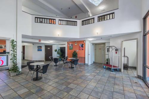 Motel 6 Lawrence