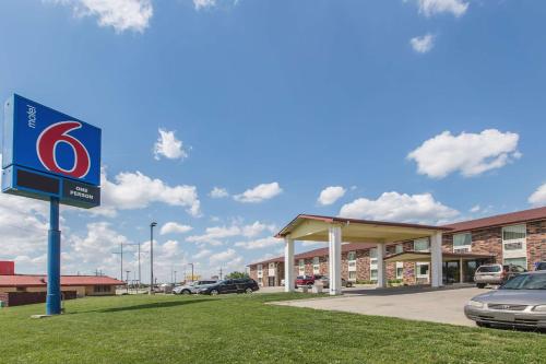 Motel 6 Omaha - Central