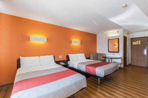 Motel 6 Omaha - Central – Omaha, NE