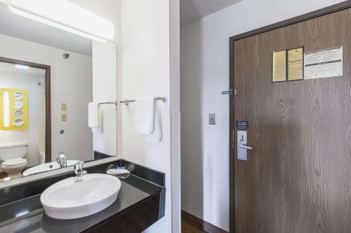 Motel 6 Omaha - Central – Omaha, NE