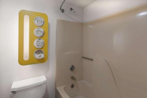 Motel 6 Omaha - Central – Omaha, NE