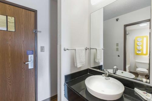 Motel 6 Omaha - Central – Omaha, NE