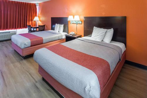 2 double beds