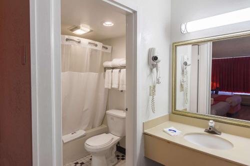 Motel6 Groton, CT - 샤워실