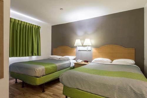 2 double beds