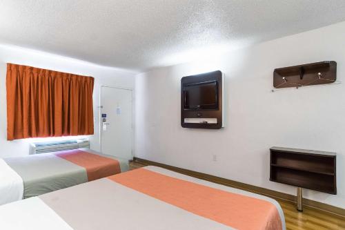 Motel 6-Long Beach, CA - International City