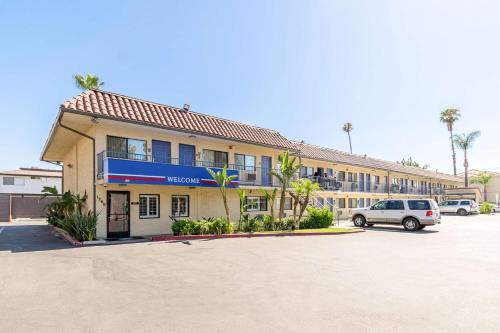 Motel 6 Riverside, CA - UCR East