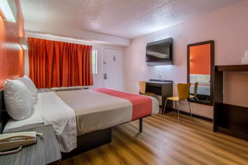 Motel 6-Ashland, OH