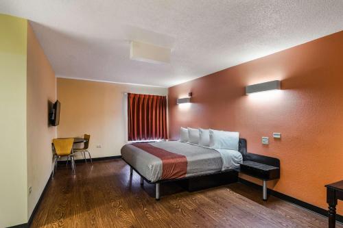 Motel 6-Libertyville, IL